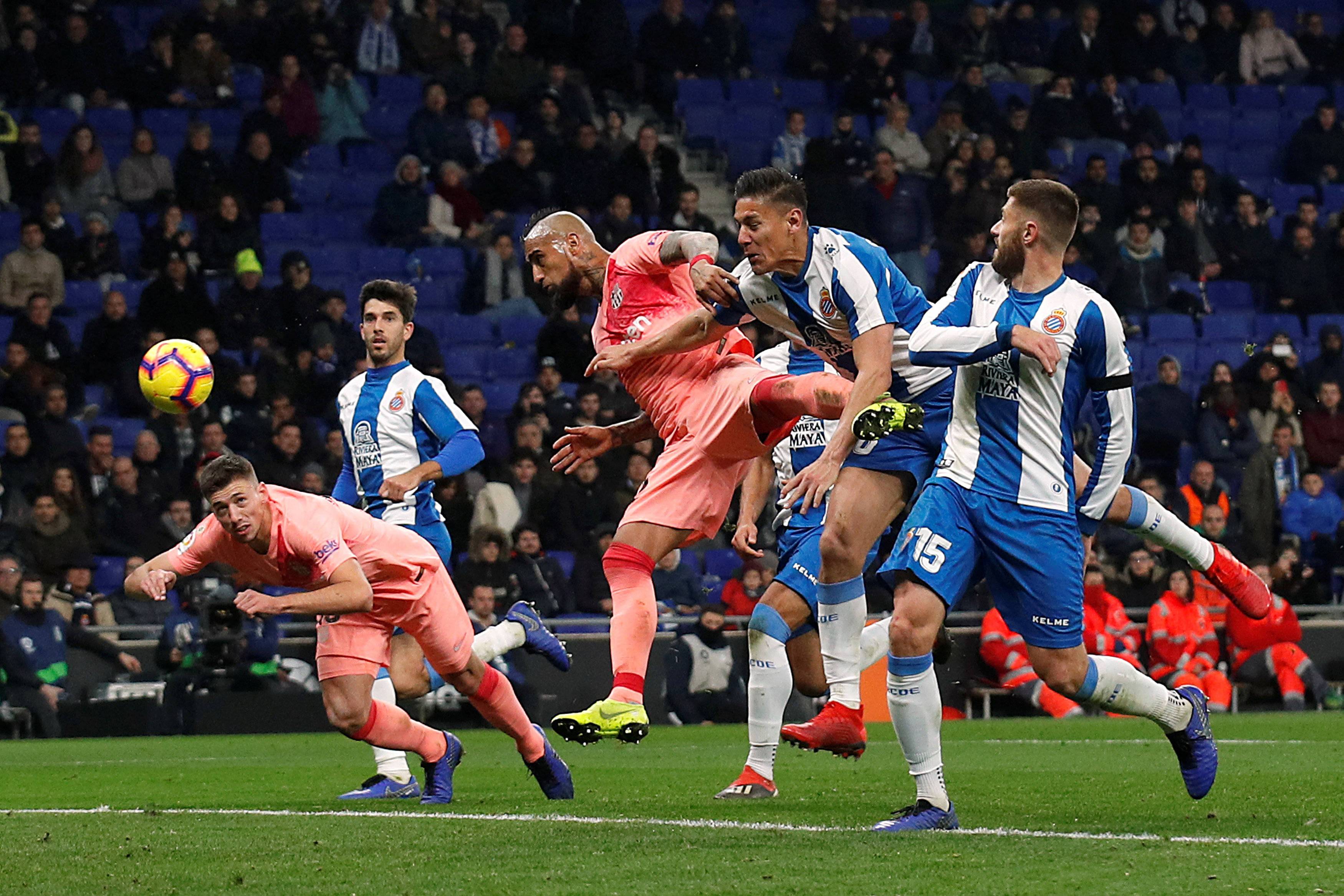 开云体育下载-巴萨后卫神勇救险，助球队成功保级，部分这里积分政府.-开云体育下载