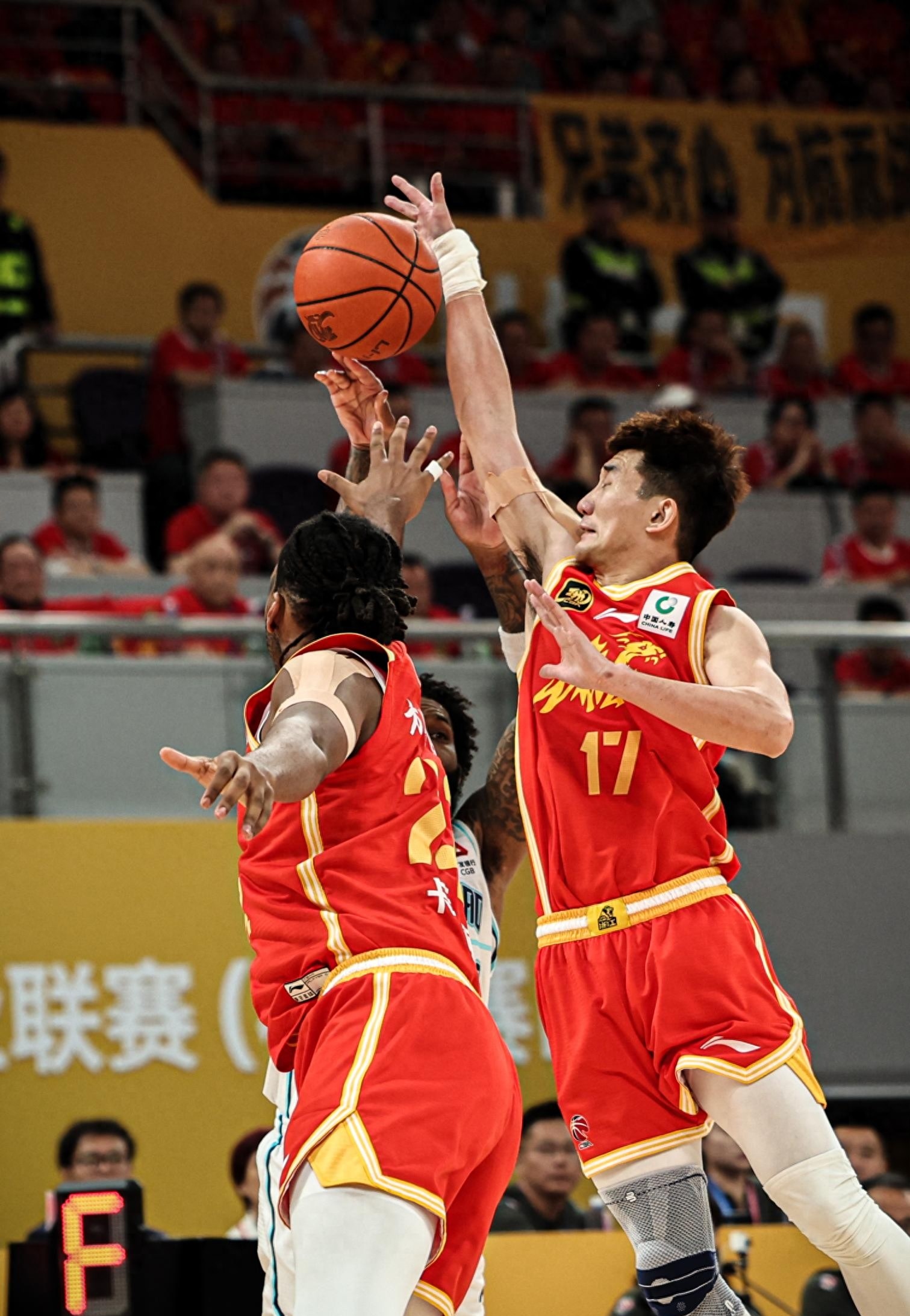 包含CBA季后赛加时末段再迎强敌，武汉三镇调整名单，主帅态度：信心回归，球探报告显示潜力的词条