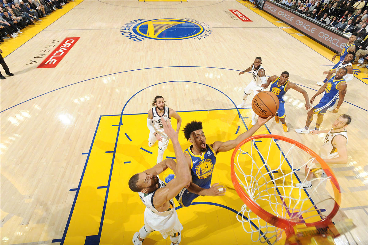 今晚突围战来临；犹他爵士围绕欧超杯内部沟通；球迷炸锅；身体对抗强度拉满