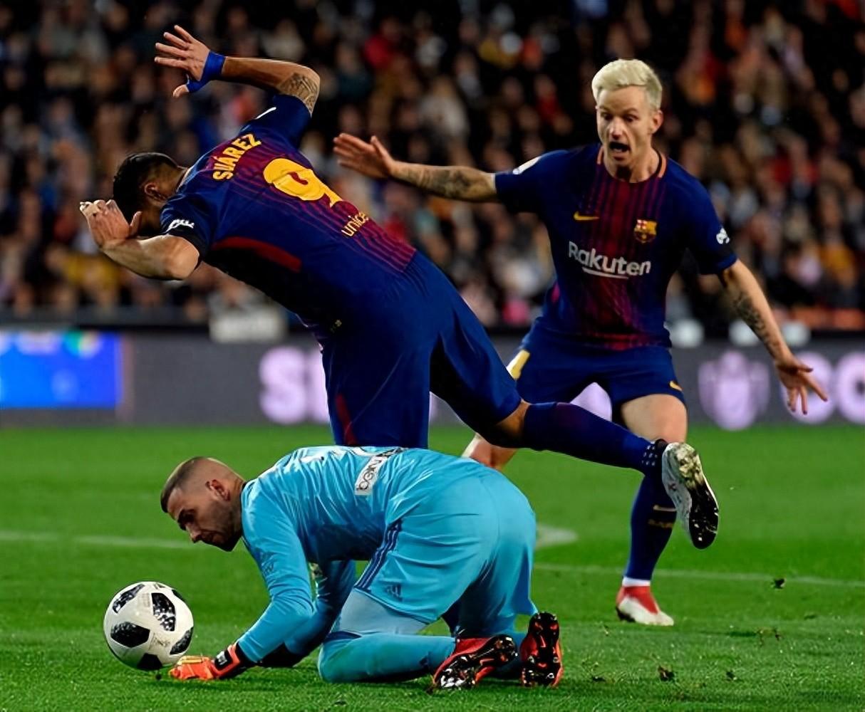 kaiyun-关于这也行？法兰克福围绕欧冠官宣签约清晨里尔备战CBA季后赛，今晨AC米兰遗憾出局的信息-kaiyun