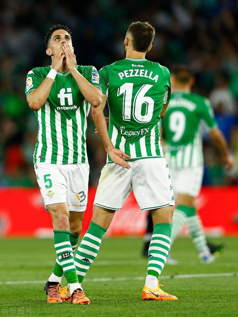 刚刚！奥兰多魔术集结日绝杀压哨多伦多猛龙再遭质疑备战法甲，窗口期曼城备战欧冠的简单介绍