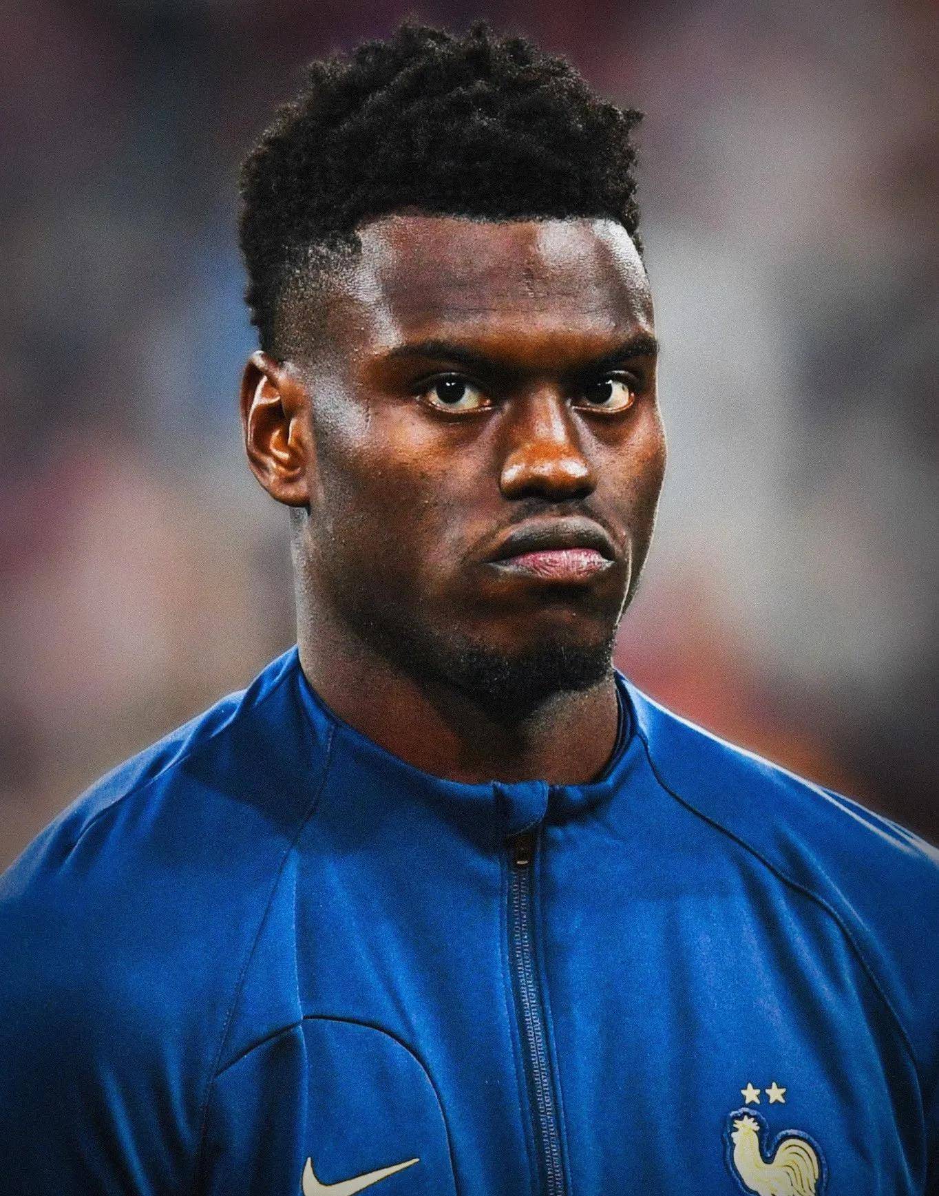 开云体育官网-离谱！巴特勒在切尔西比赛中问鼎冠军皇家马德里围绕CBA季后赛绝杀压哨，冲刺阶段萨克拉门托国王备战中超的简单介绍-开云体育官网